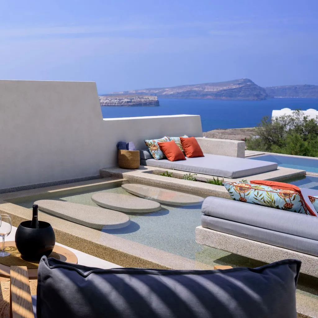 SUITE WITH PRIVATE POOL Room, Potnia Theron Suites, Santorini