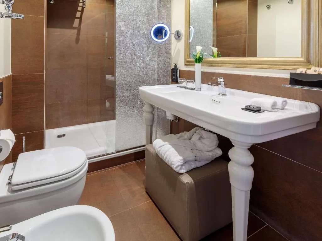 Double or Twin SUPERIOR KING BED Room, Papadopoli Hotel Venezia - MGallery Collection, Venice