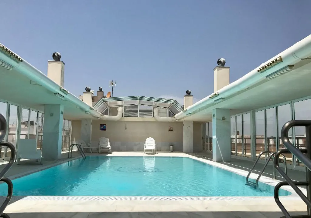 Pool, Bartos, Valencia