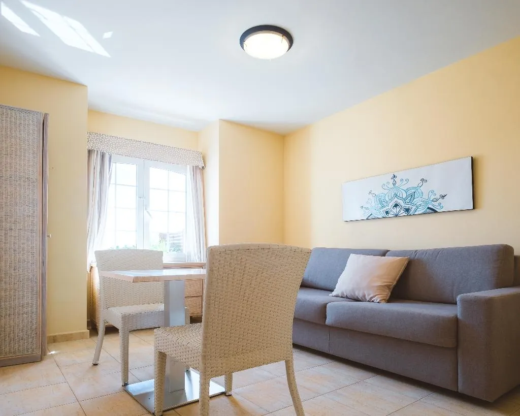 BUNGALOW SEA VIEW CAPACITY 2 Room, Apartamentos LIVVO Coloradamar, Lanzarote