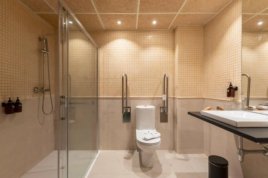 TRIPLE SUPERIOR Room, Hotel Sant Just, Barcelona