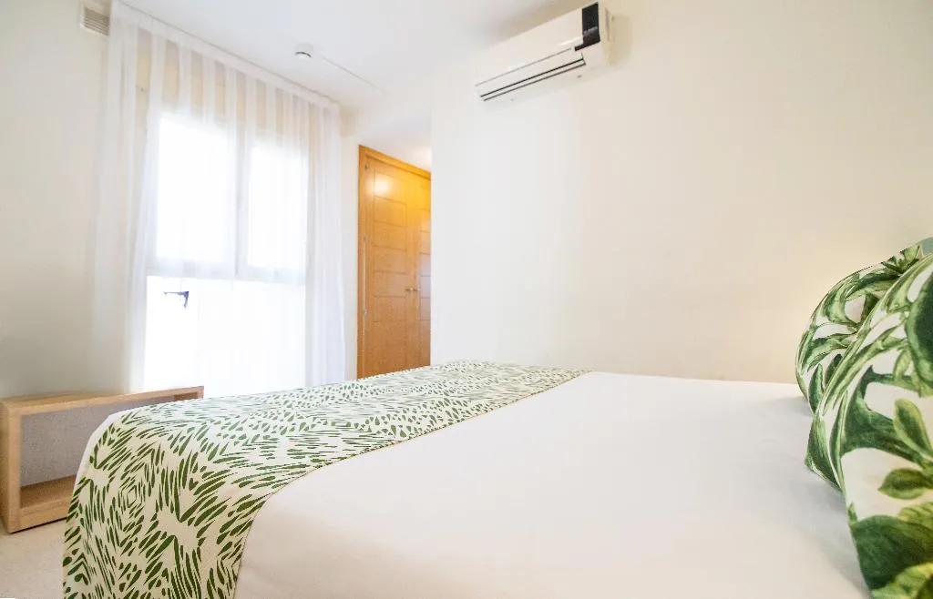APARTMENT CAPACITY 4 ONE BEDROOM Room, Pierre & Vacances Sevilla, Seville