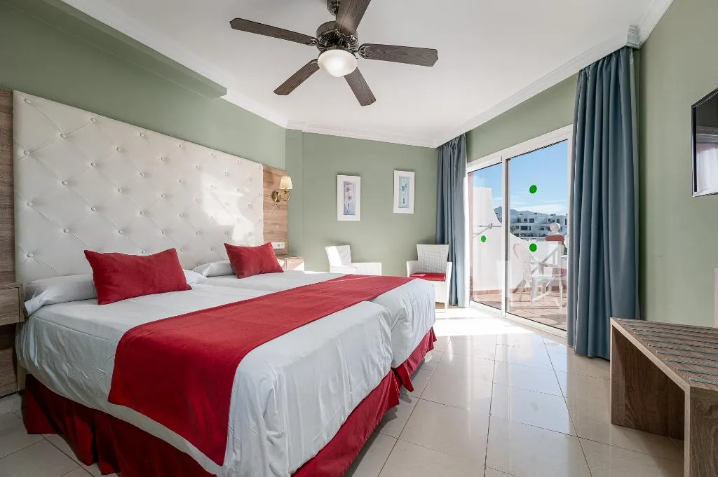 Double or Twin CAPACITY 3 Room, Los Arcos, Costa Del Sol