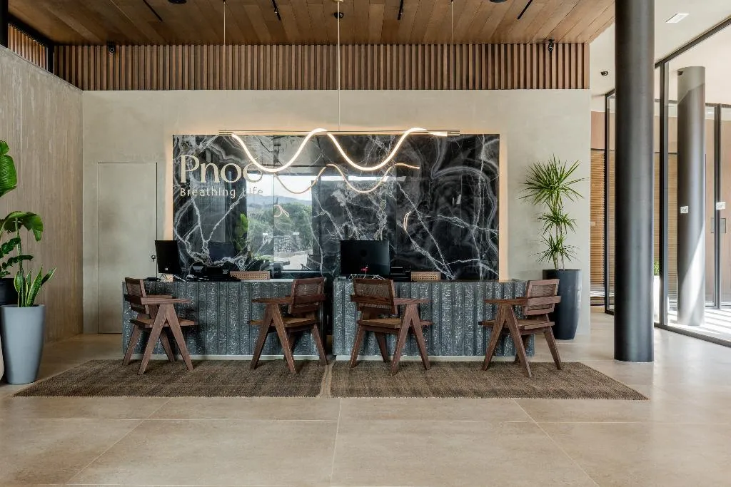 Lobby, Pnoe Breathing Life, Crete