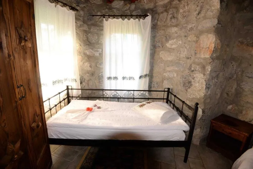 Room, Otantik Tas Ev, Dalaman
