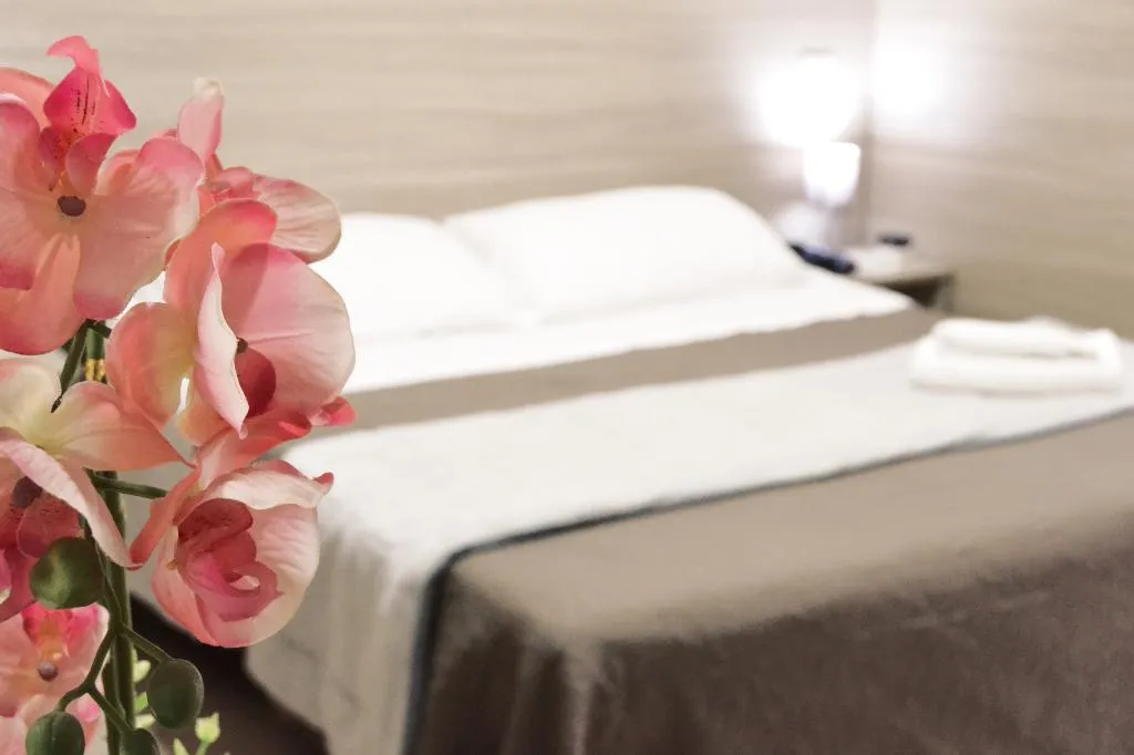 DOUBLE SINGLE USE STANDARD Room, Colombo, Naples