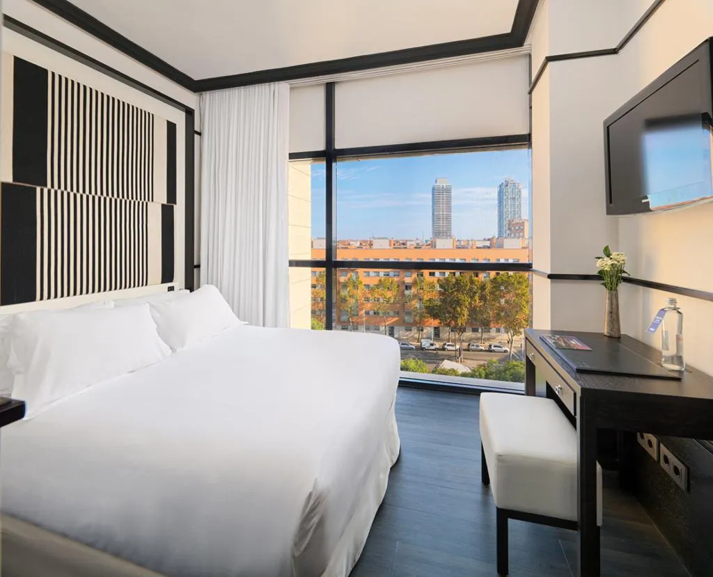 DOUBLE SINGLE USE DELUXE Room, H10 Marina Barcelona, Barcelona