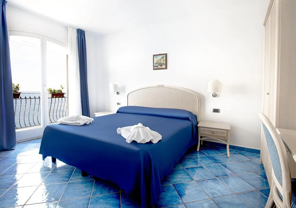 DOUBLE DELUXE SEA VIEW WITH BALCONY Room, Villa Pandora, Naples
