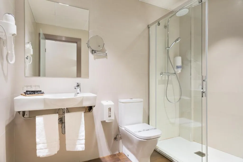 DOUBLE STANDARD Room, Acta Azul, Barcelona