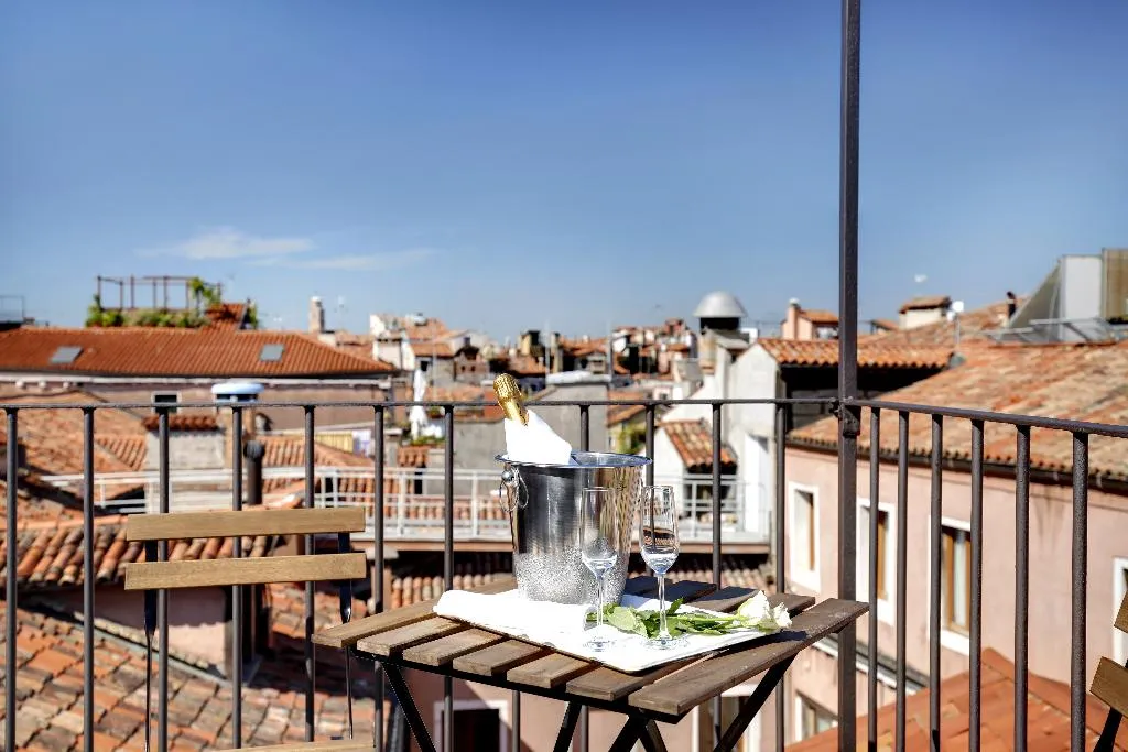 SUITE EXECUTIVE Room, Dona Palace, Venice
