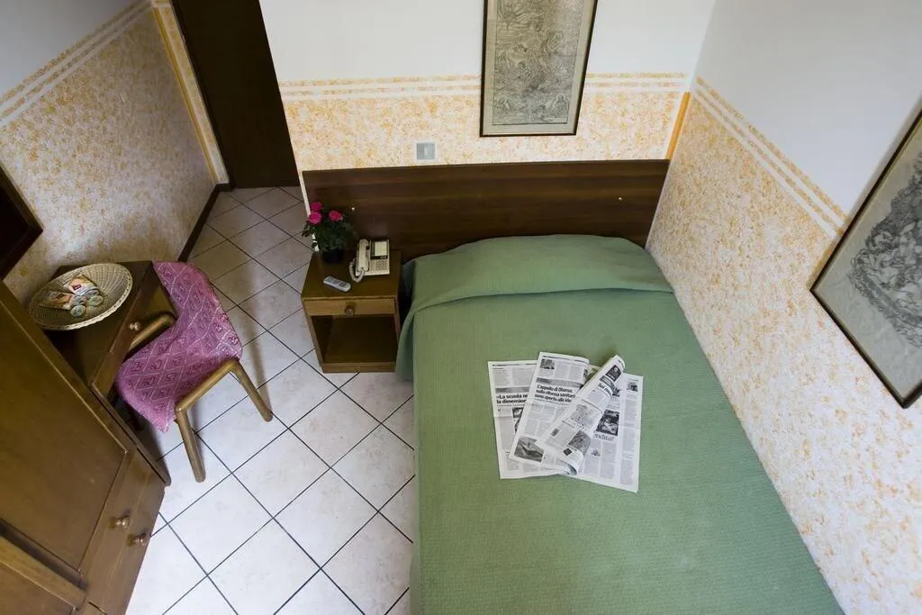 Room, Hotel La Pace, Milan