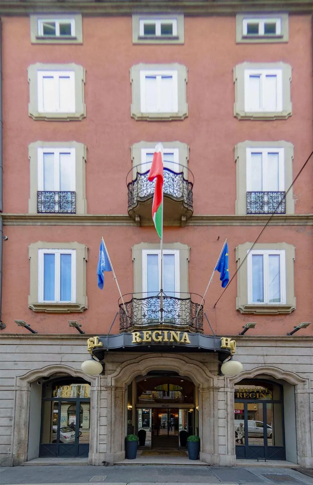 General view, Regina, Milan