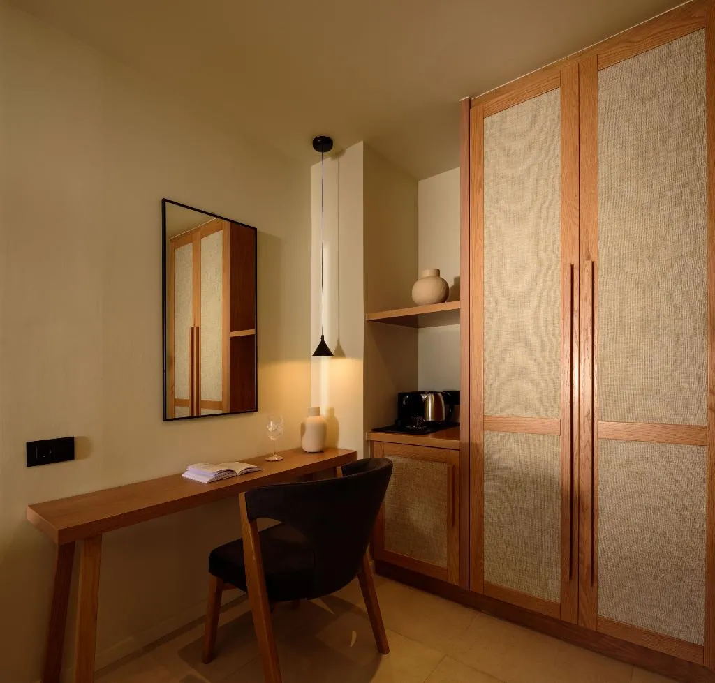 SUITE WITH PRIVATE POOL Room, Potnia Theron Suites, Santorini