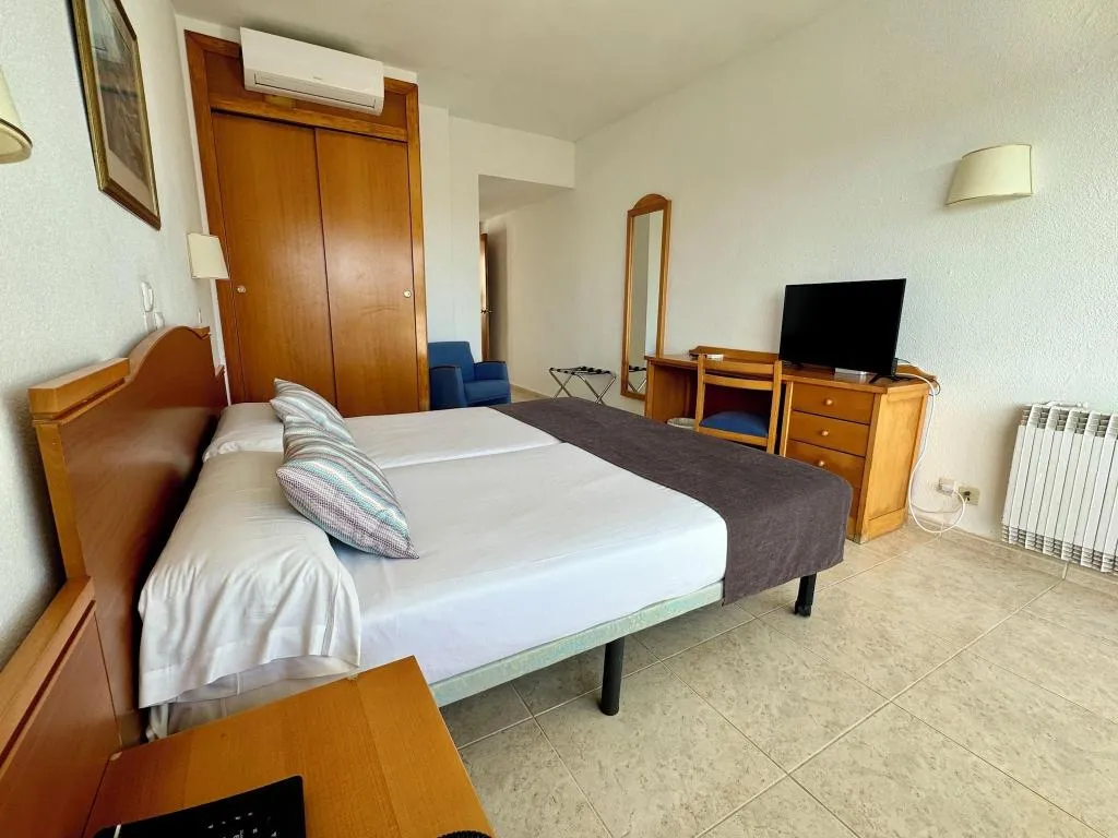 TWIN SEA VIEW WITH BALCONY Room, Cala Ferrera, Majorca