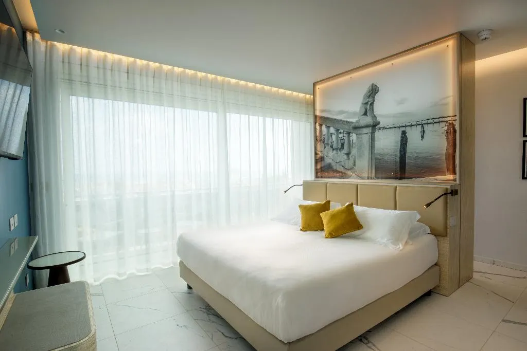 JUNIOR SUITE SEA FRONT Room, Ambasciatori Suite Hotel, Venice