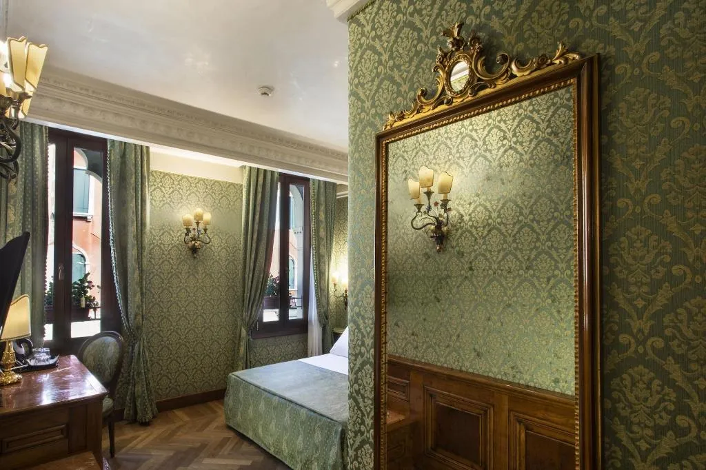 Room, Palazzina Veneziana, Venice