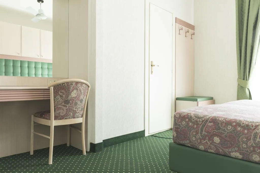 Room, Hotel Cambridge, Venice