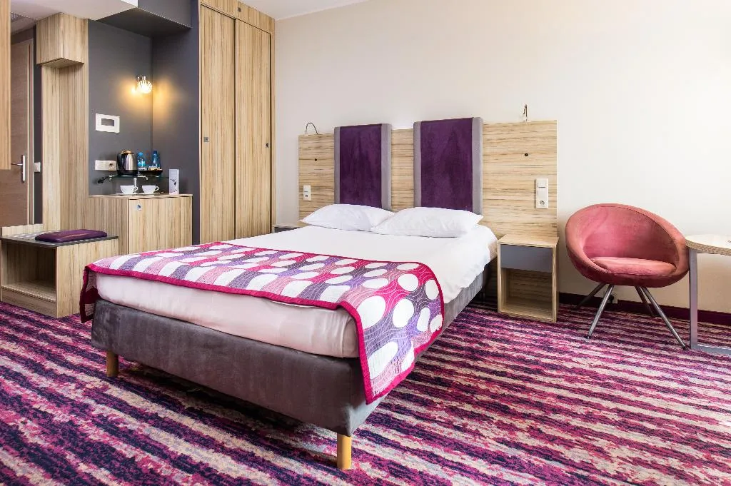 DOUBLE STANDARD Room, Galaxy, Krakow
