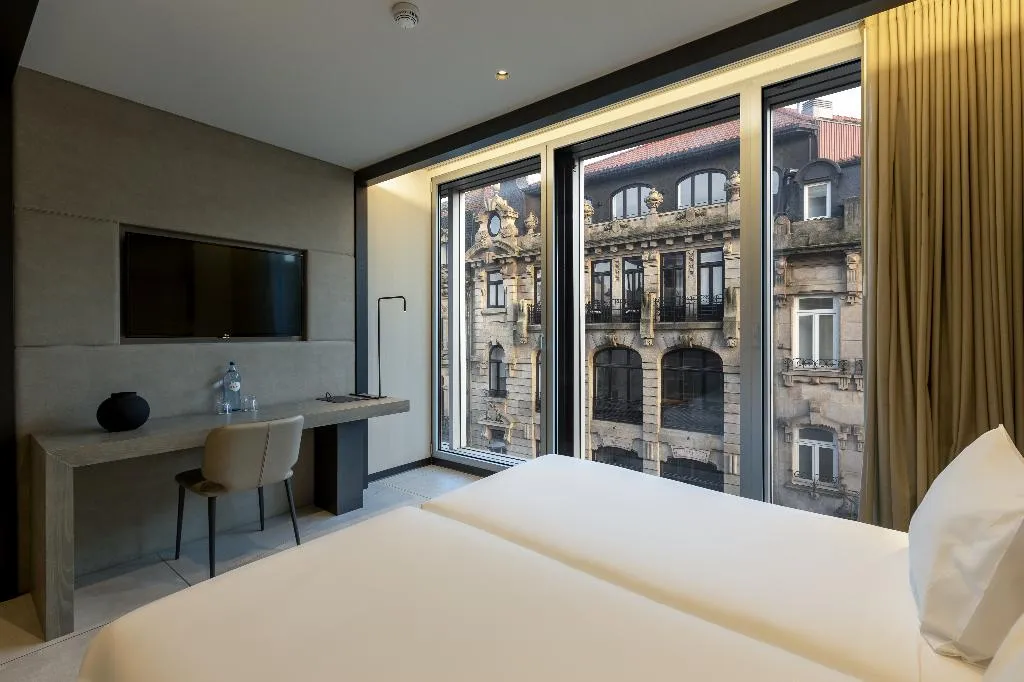 TWIN CITY VIEW Room, Porto Royal Bridges Hotel, Porto