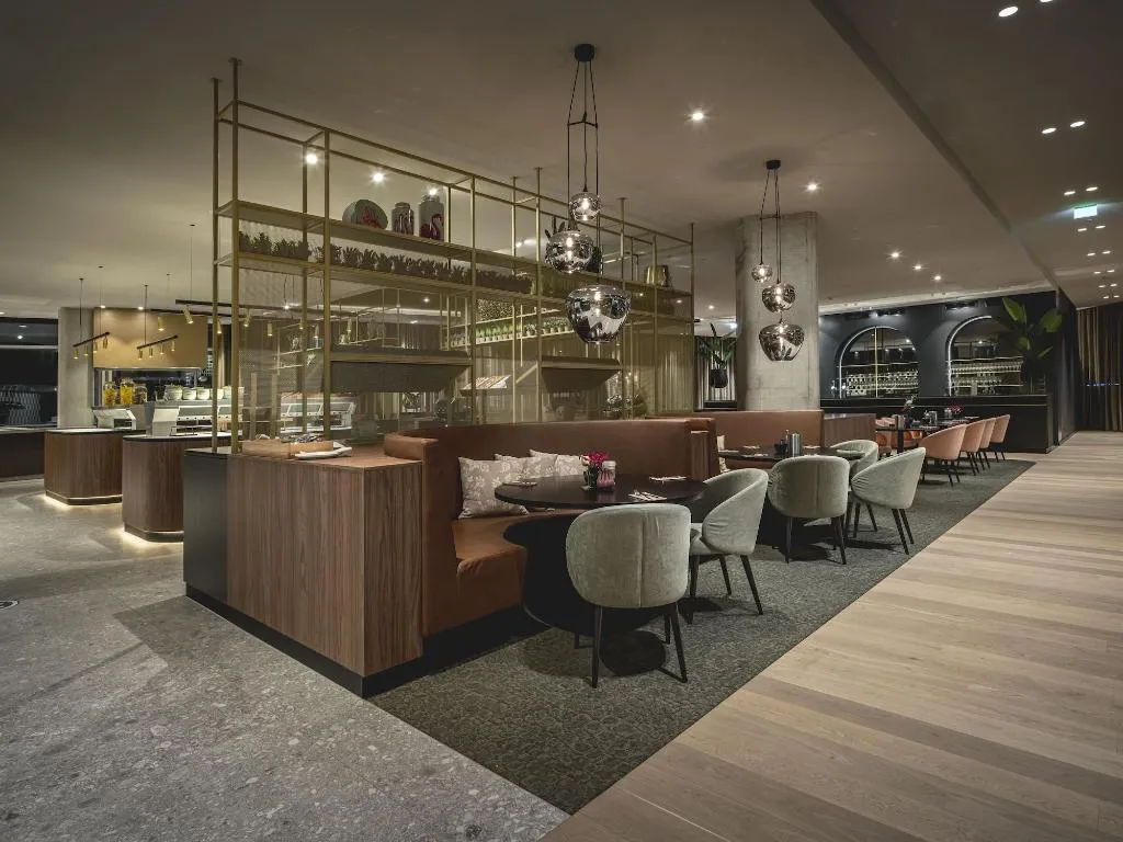 Restaurant, Van der Valk Hotel Amsterdam Zuidas, Amsterdam