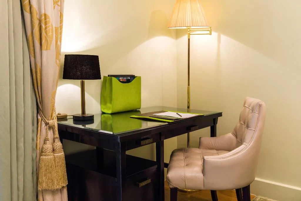 SUITE DELUXE Room, Kempinski Nile Hotel Garden City Cairo, Cairo