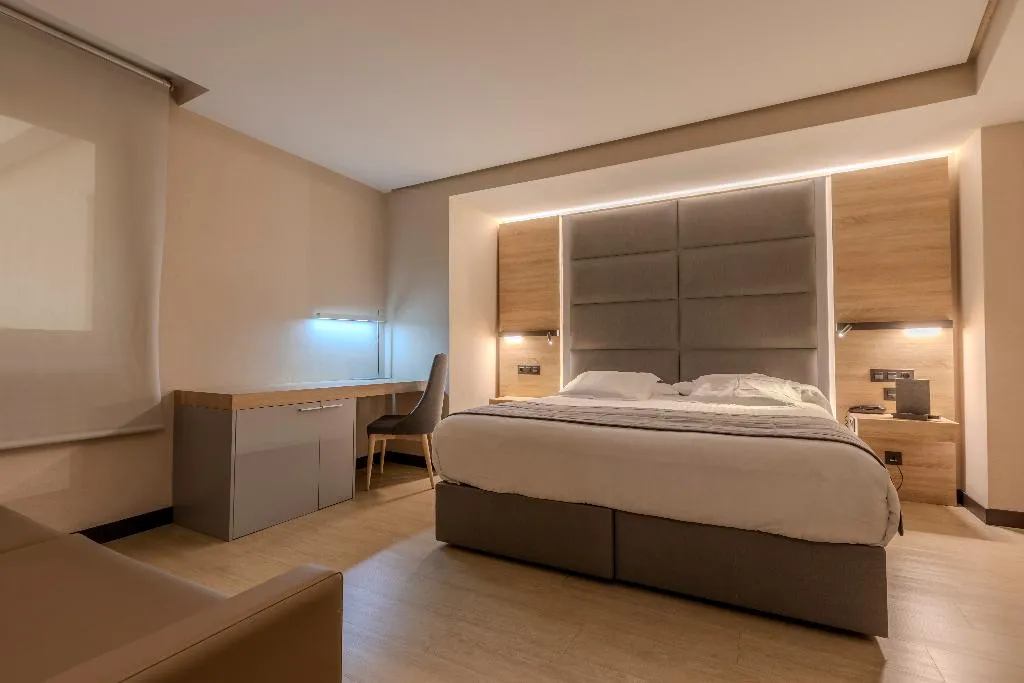 DOUBLE STANDARD Room, Liabeny, Madrid