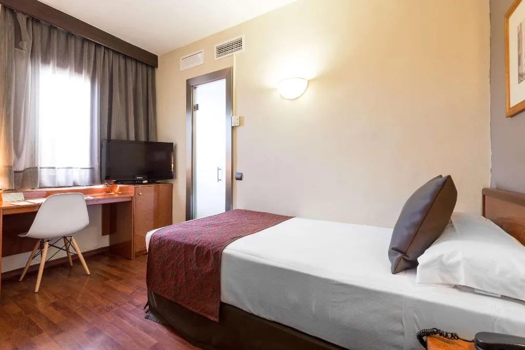 Room, Catalonia Castellnou, Barcelona