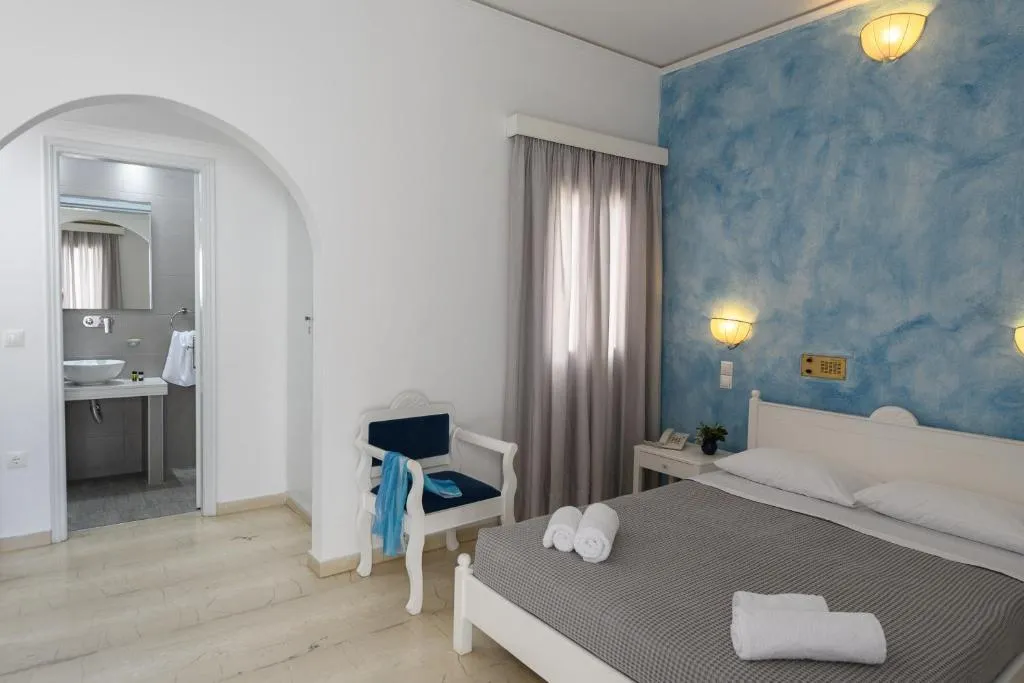 DOUBLE STANDARD Room, Hotel Glaros, Santorini