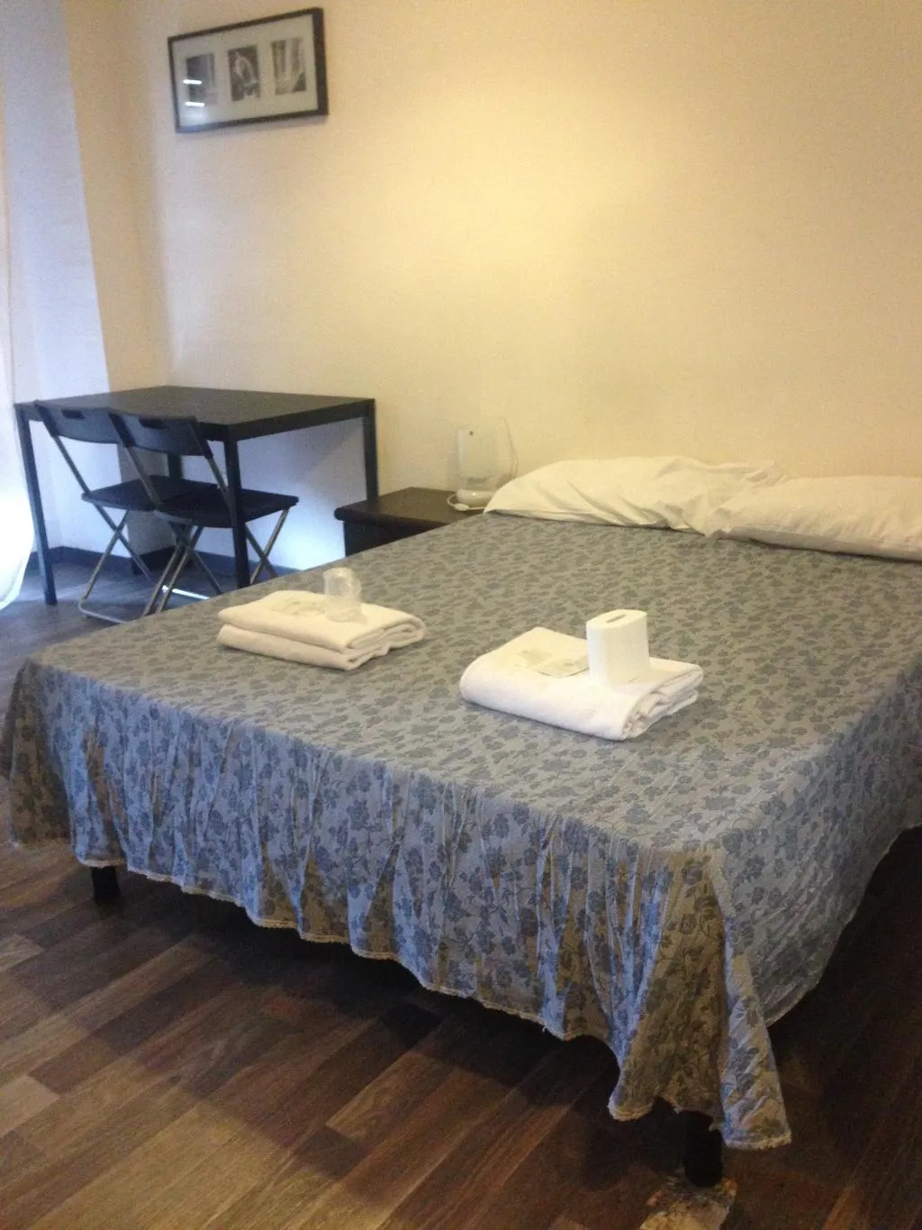 DOUBLE WITH SHARED BATHROOM Room, Radio Hotel, Rome
