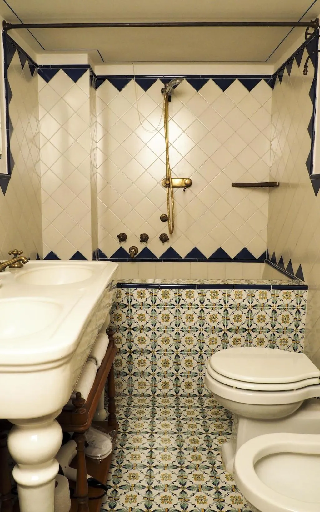 Room, Aqa Palace, Florence