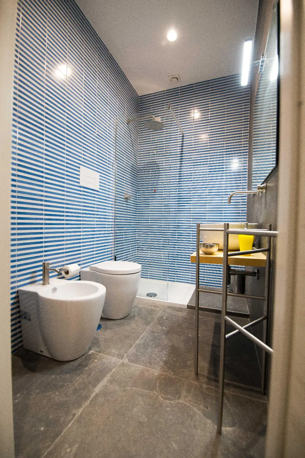 DOUBLE BASIC Room, Quattro Briganti, Naples