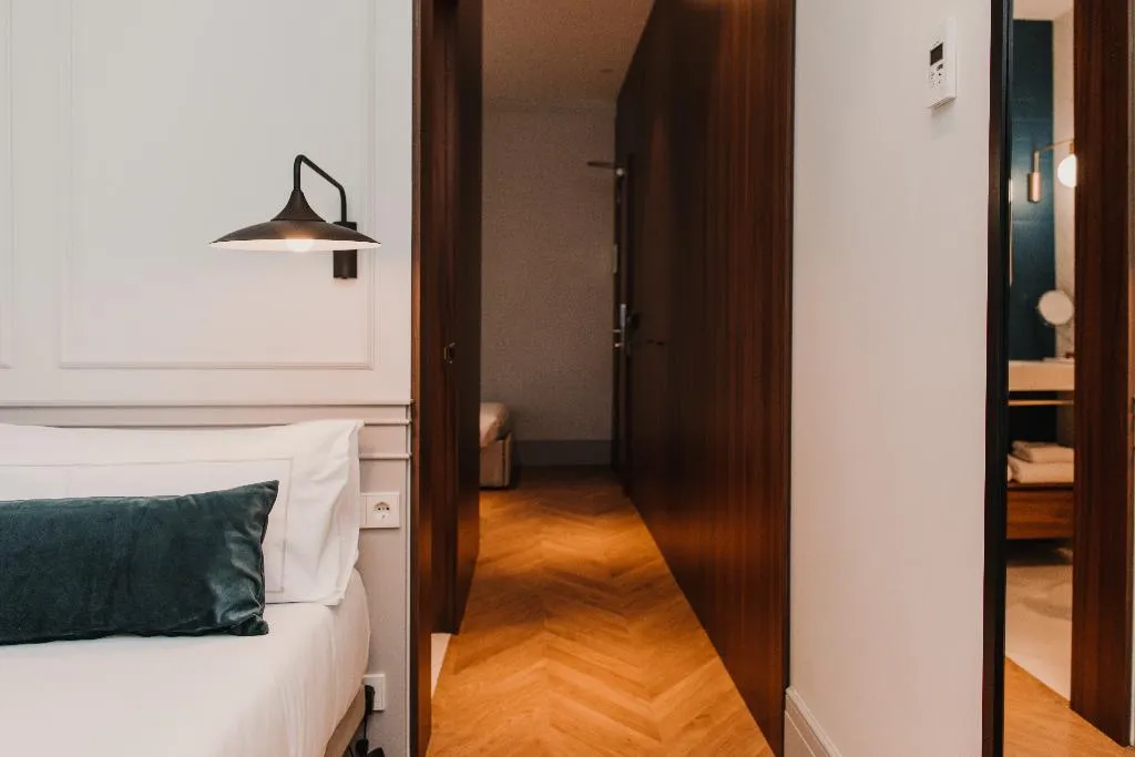TRIPLE STANDARD Room, Room Mate Collection Helen Berger, Valencia