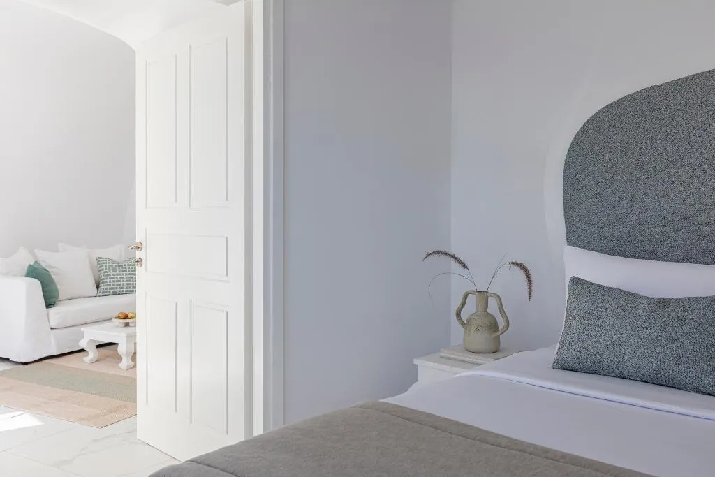 JUNIOR SUITE CAPACITY 2 Room, Canaves Oia Suites, Santorini