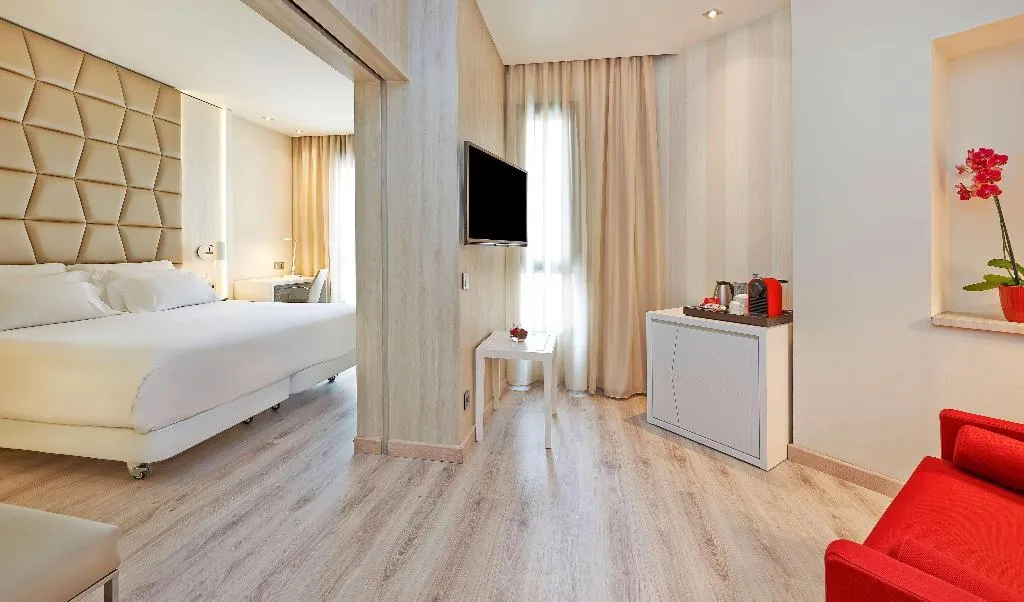 JUNIOR SUITE STANDARD Room, NH Collection Barcelona Podium, Barcelona