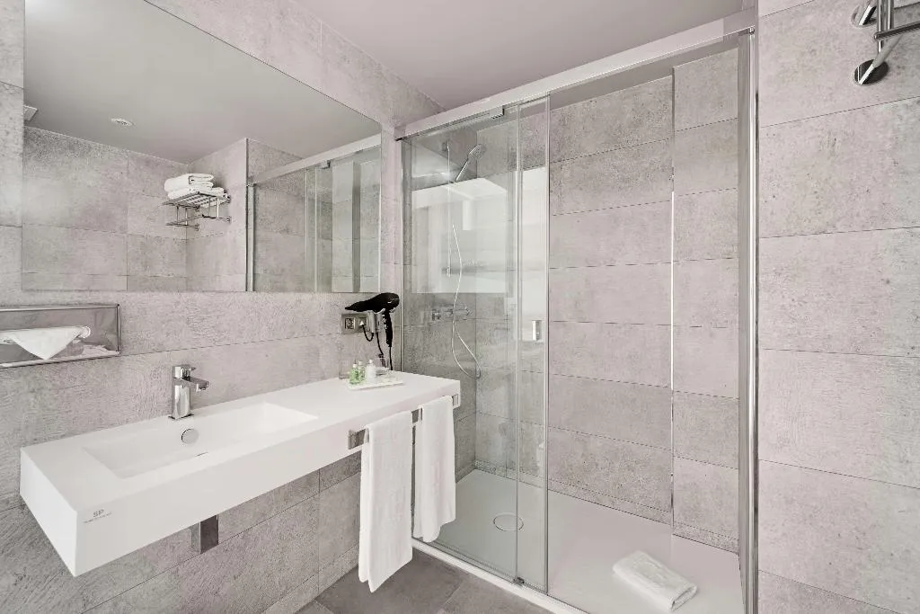 JUNIOR SUITE STANDARD Room, Silken Turcosa 3* Sup, Valencia