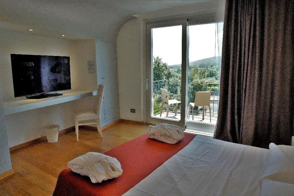 FAMILY ROOM SUPERIOR TWO BEDROOMS Room, Mareneve Resort, Catania