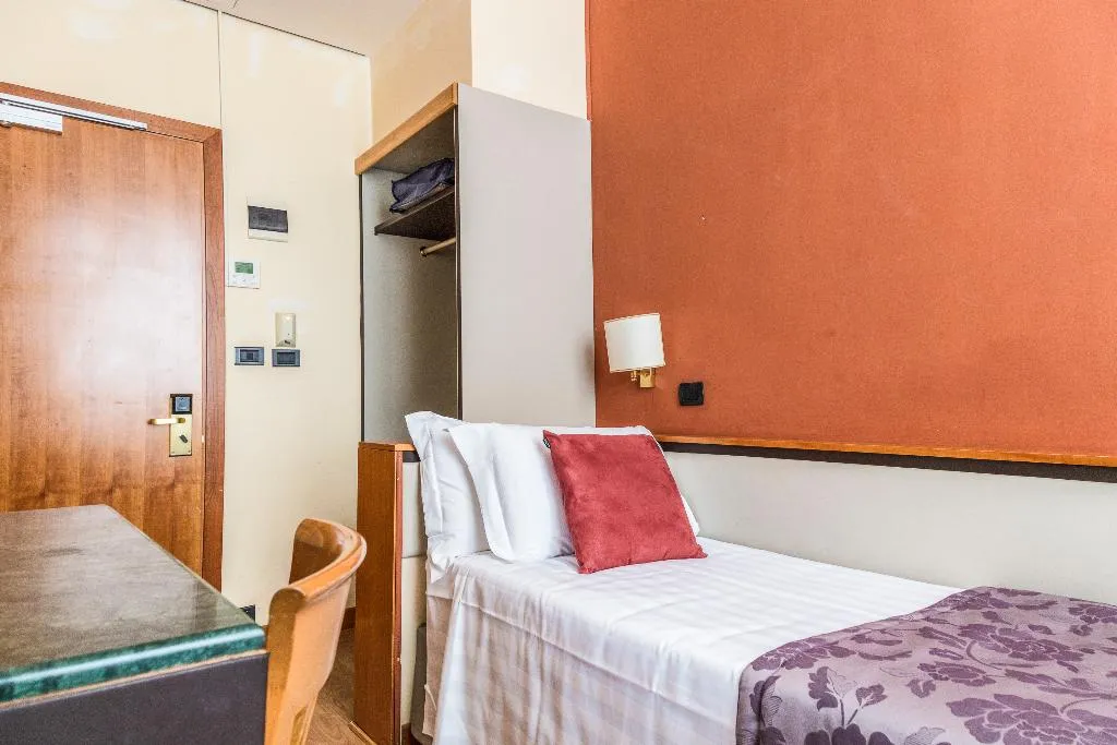 SINGLE STANDARD Room, Giolli Nazionale, Rome