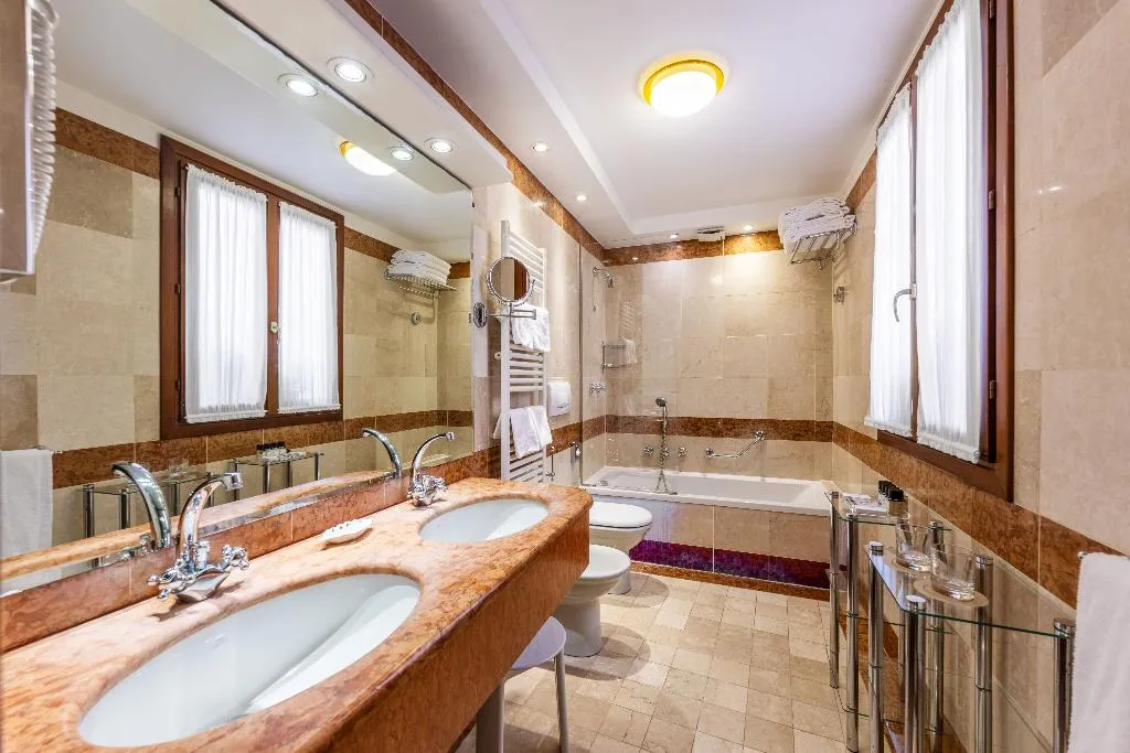 QUADRUPLE GRAND DELUXE Room, Colombina, Venice