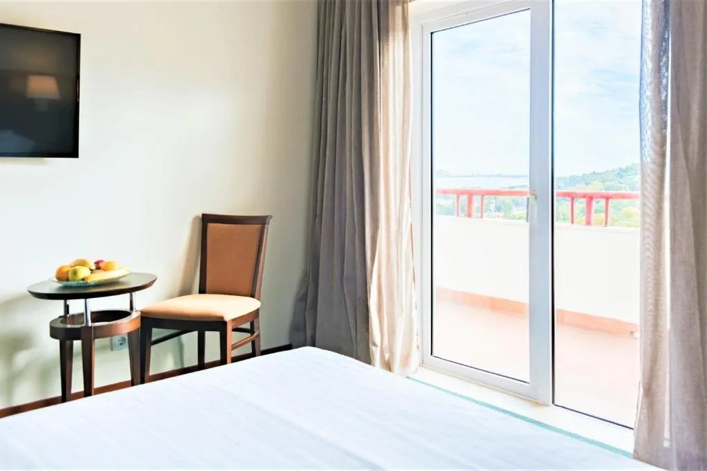 DOUBLE RIVER VIEW Room, Amazonia Jamor, Lisbon