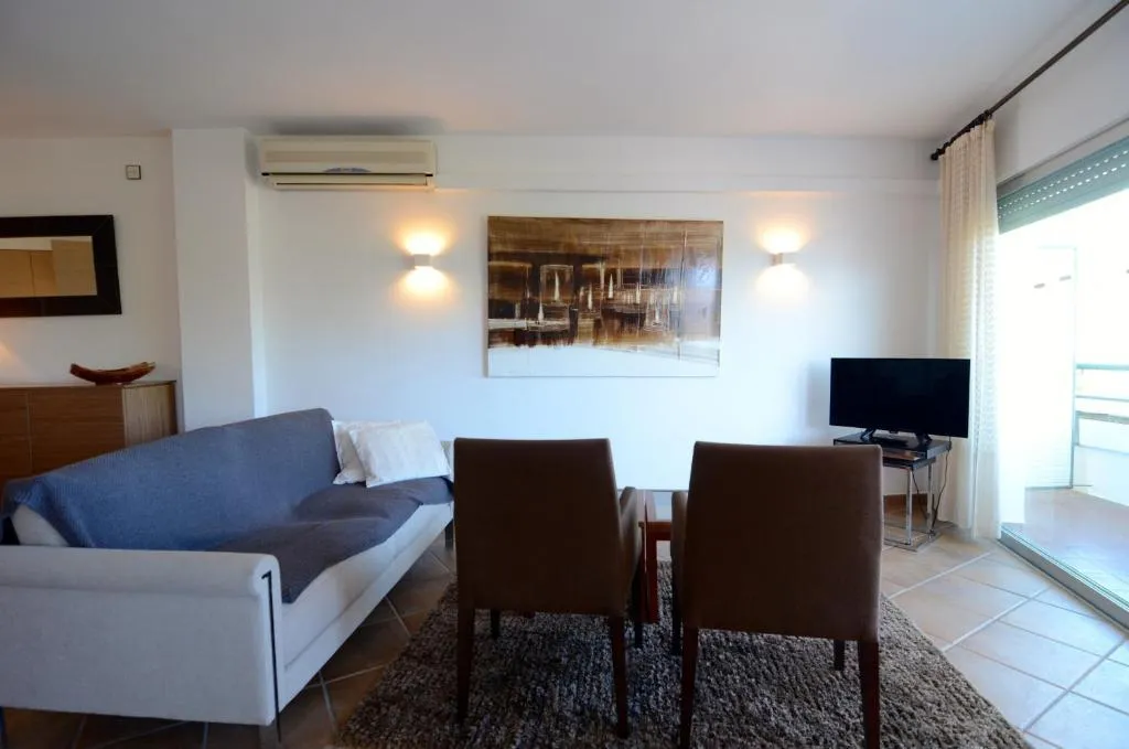 APARTMENT CAPACITY 6 TWO BEDROOMS Room, Medes Park, Costa Brava