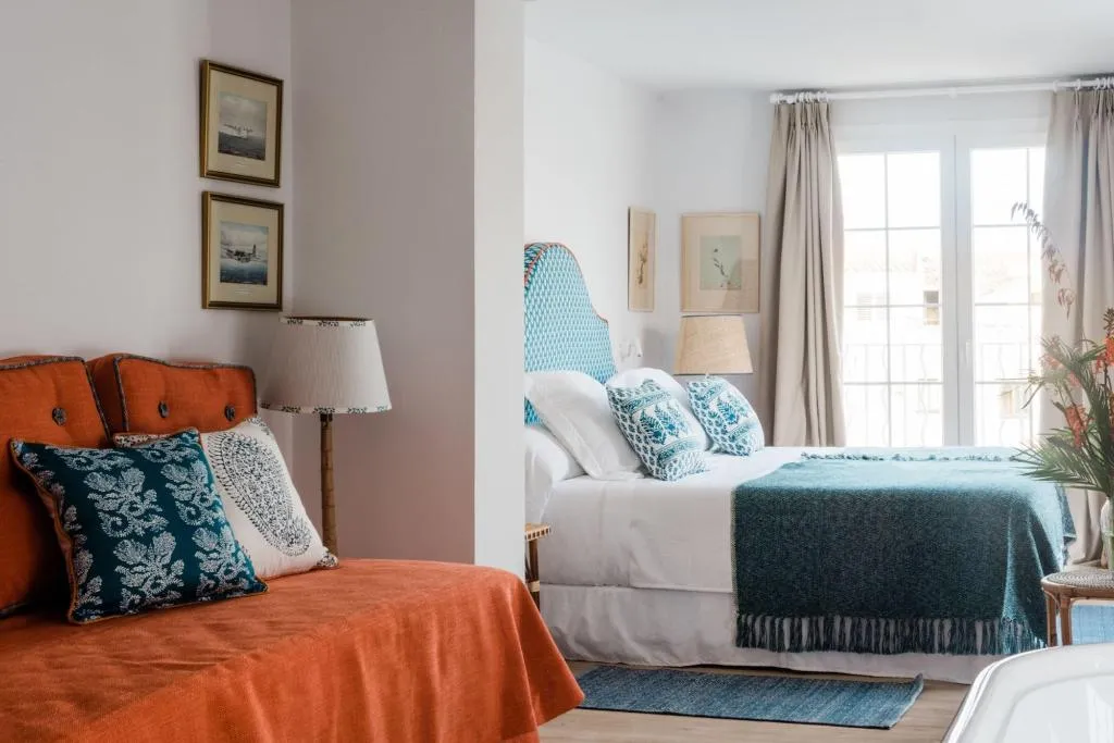Room, Cristine Bedfor, Menorca