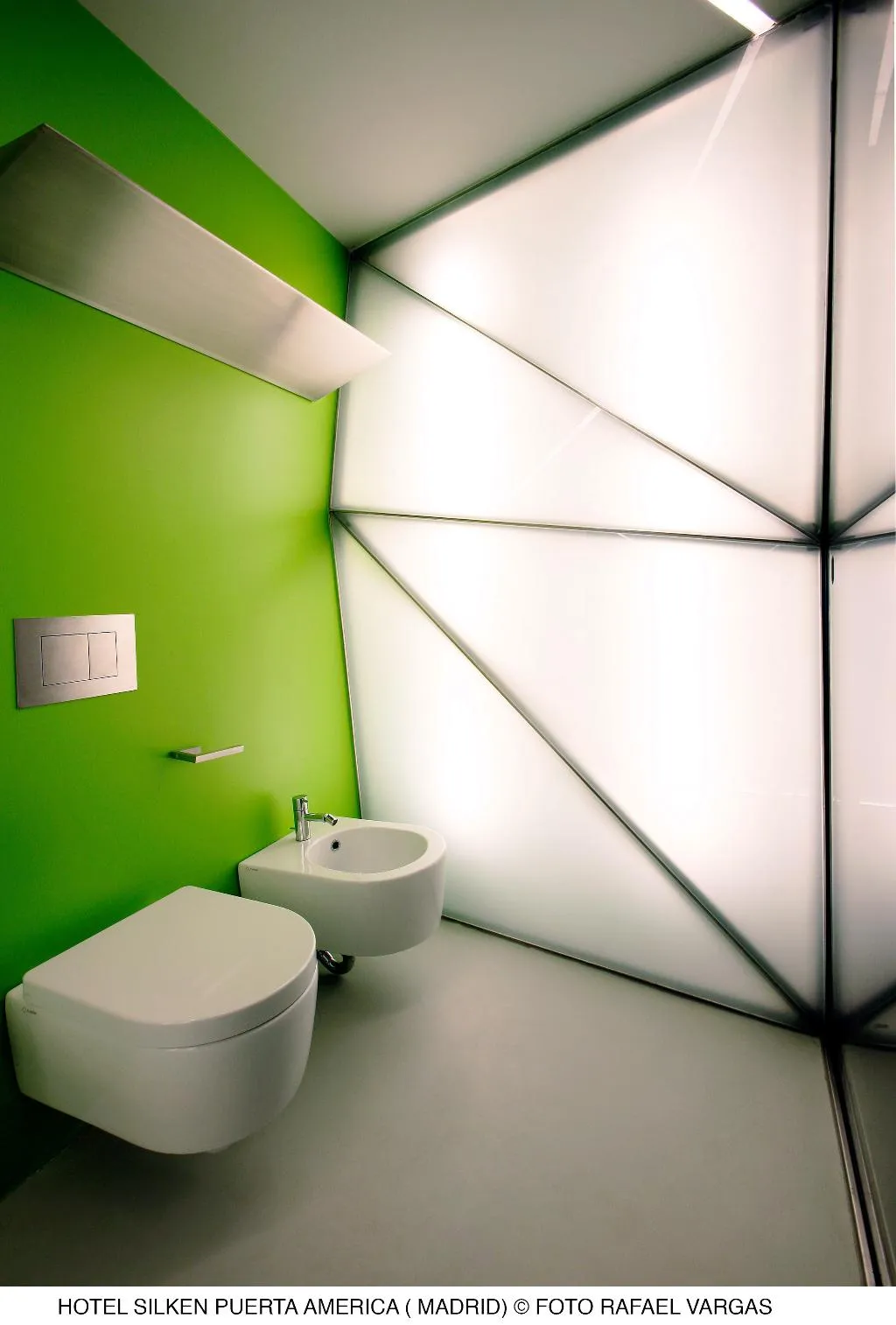 DOUBLE STANDARD Room, Puerta America Madrid, Madrid