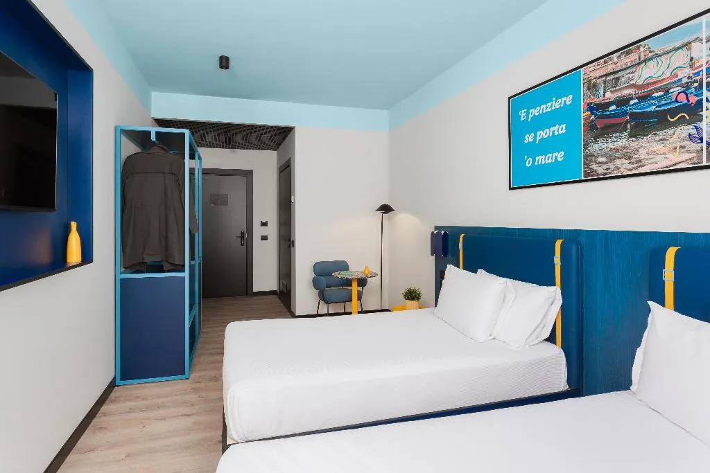 TWIN TWO BEDS Room, CX Naples Centrale, Naples