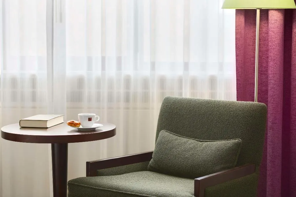 DOUBLE SUPERIOR Room, NH Maastricht, Amsterdam