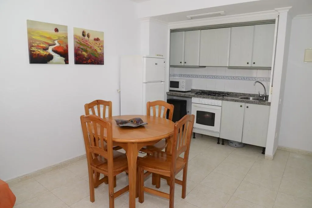 APARTMENT CAPACITY 6 TWO BEDROOMS Room, Zafiro, Costa Blanca