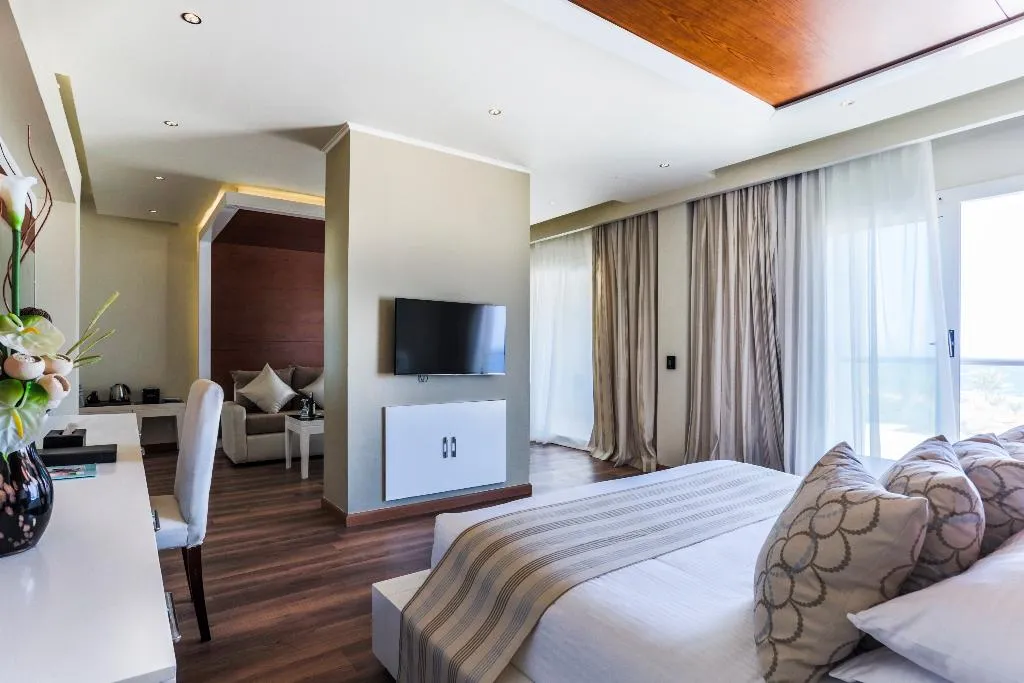 JUNIOR SUITE POOL VIEW Room, SUNRISE Montemare Resort -Grand Select, Red Sea Riviera