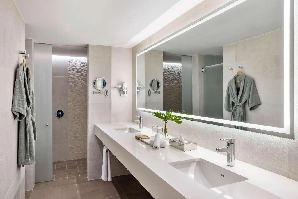 JUNIOR SUITE STANDARD Room, Avani Cancun Airport, Cancun Area
