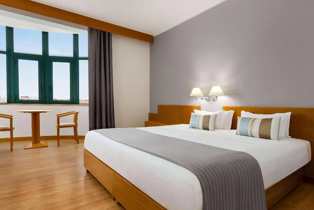 Room QUEEN SIZE BED Room, TRYP Montijo Parque Hotel, Lisbon