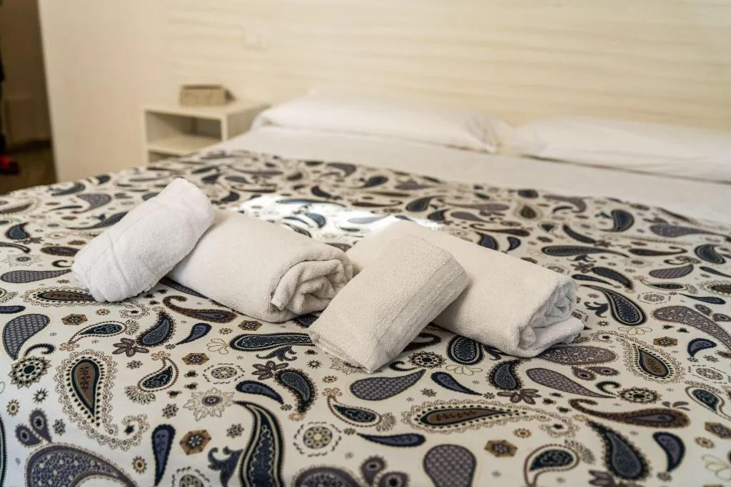 Room, B B Alla Ferrovia, Naples