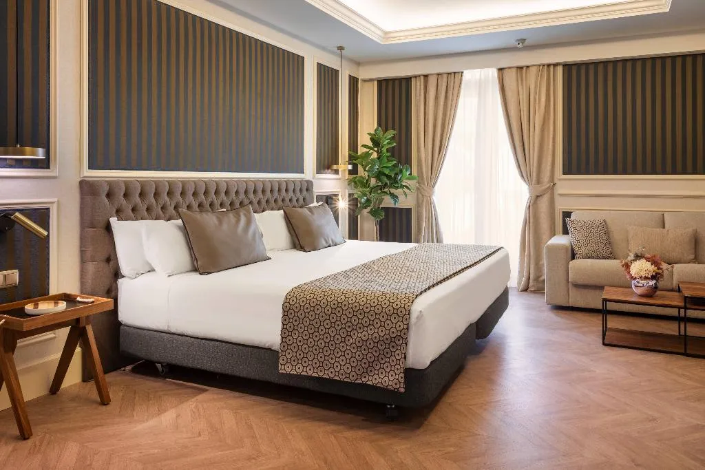 Room, Catalonia las Cortes, Madrid